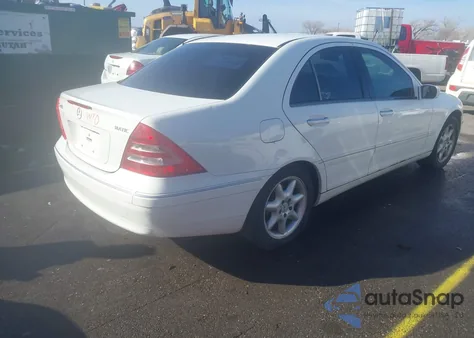 2004 Mercedes-Benz C 240 4Matic z USA, uszkodzony, nr VIN WDBRF81JX4F517514